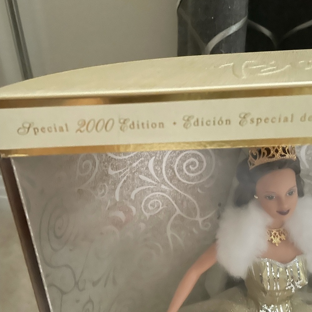 Celebration Teresa Holiday 2000 Barbie - Picture 13 of 13